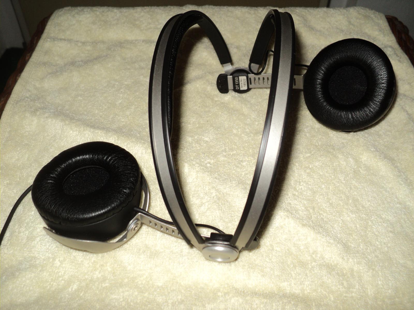 Beyerdynamic folding feature