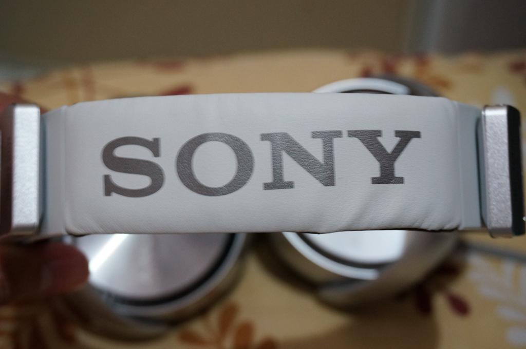 Sony MDR-1R sound