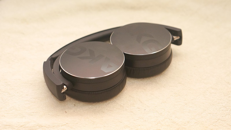 AKG Y50 portable headphone