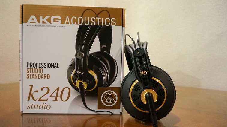 AKG K240 box