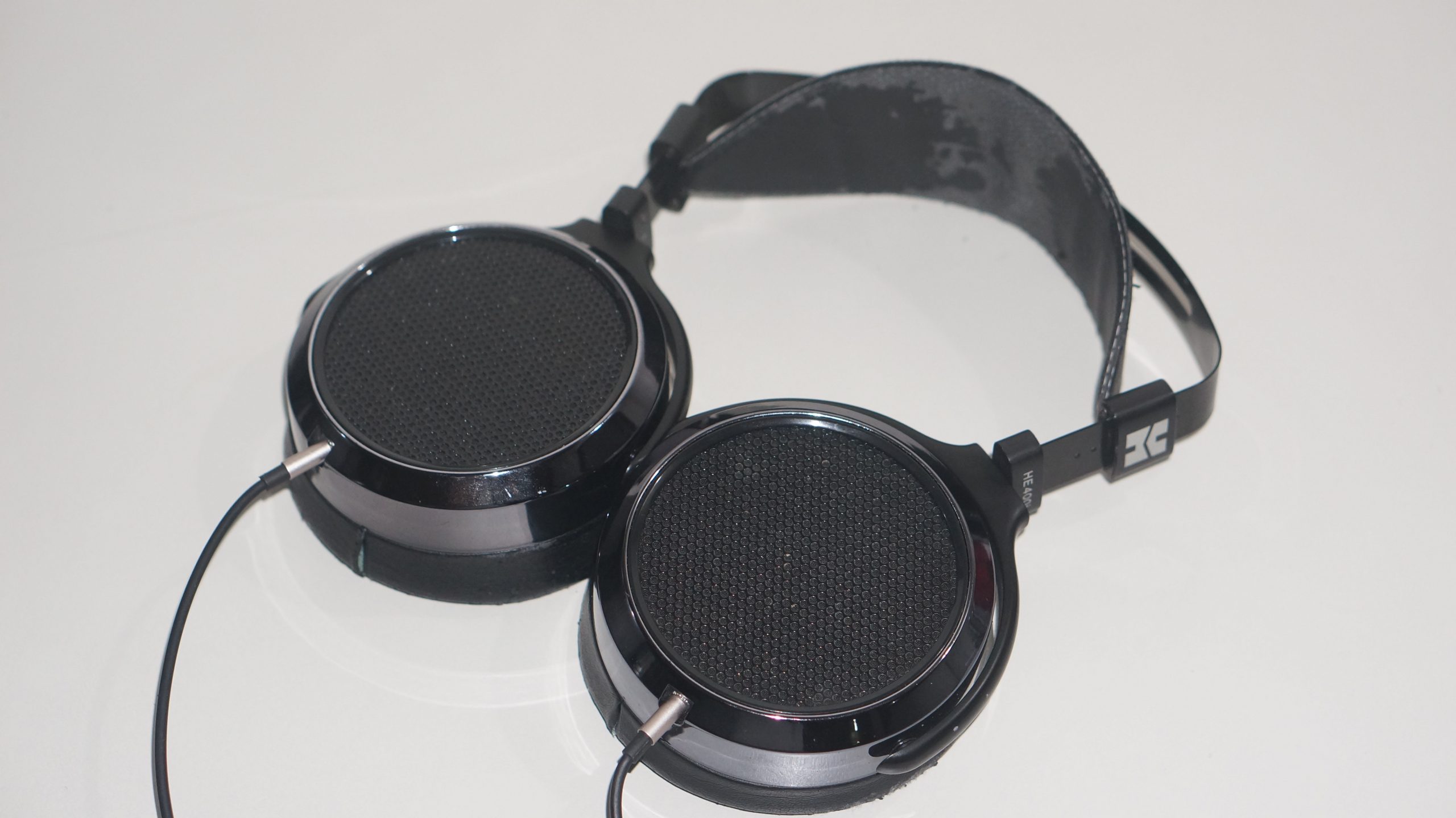 Competitive in 2020? Hifiman HE400i Review | Headphone.ph